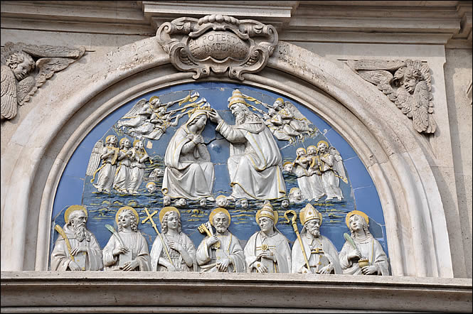 The crowning of the Virgin of the church of Ognissanti