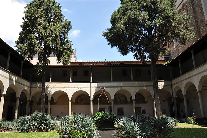 The cloister of the church of Santa Maria del Carmine