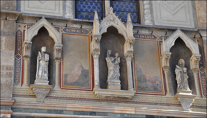 Detail of the Bigallo loggia